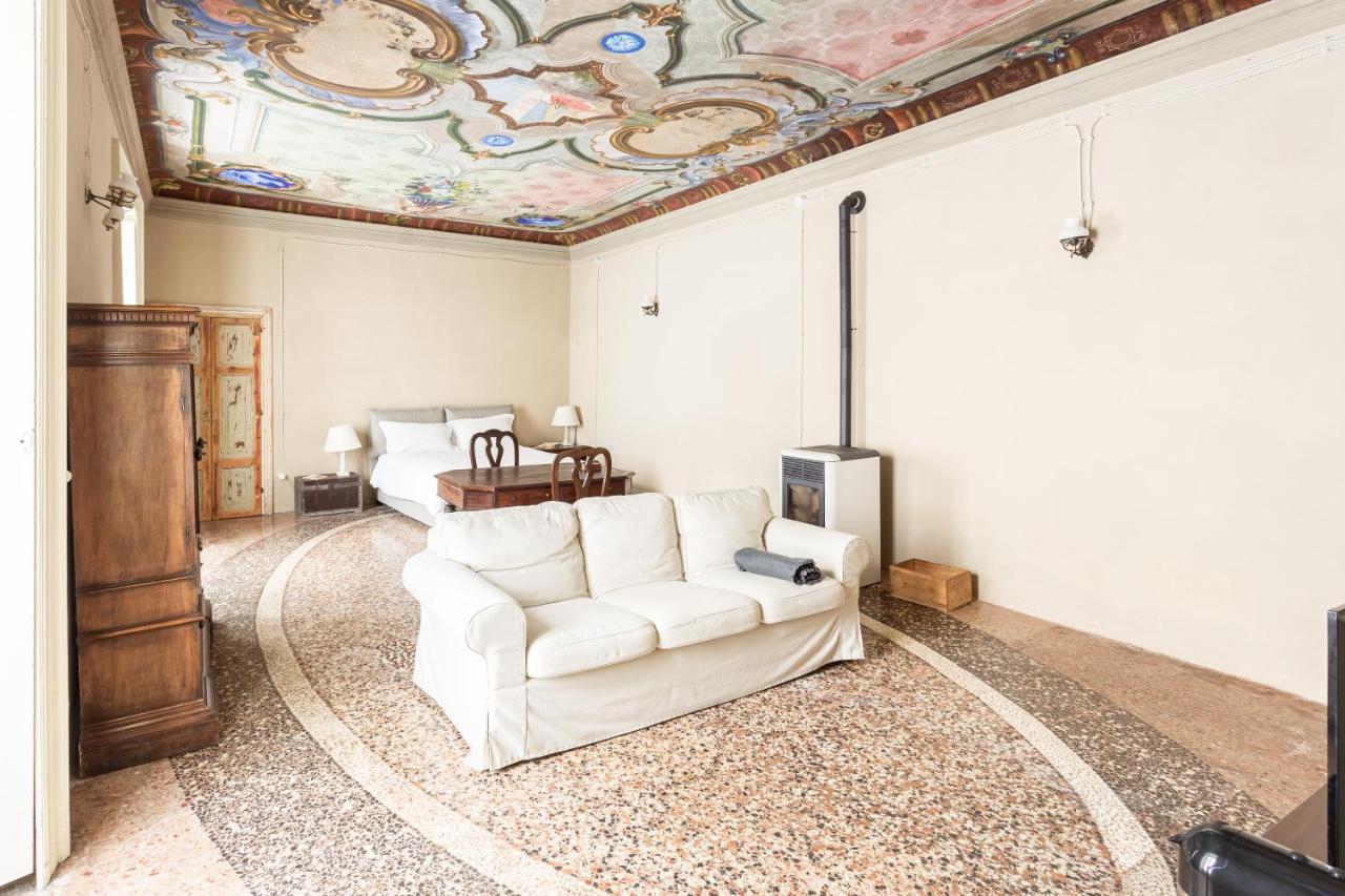 דירות Castello Cabiaglio Palazzo Mia By Icasamia It מראה חיצוני תמונה