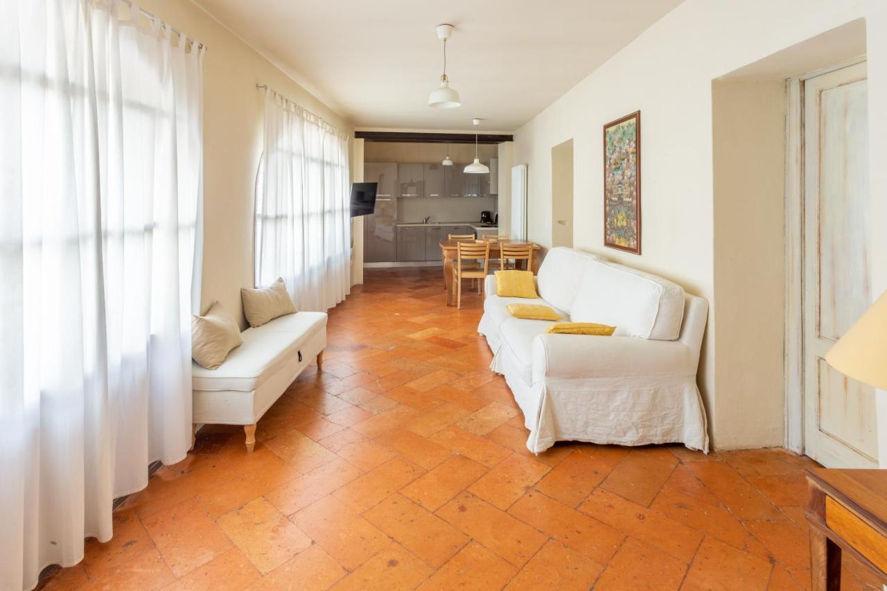 דירות Castello Cabiaglio Palazzo Mia By Icasamia It מראה חיצוני תמונה