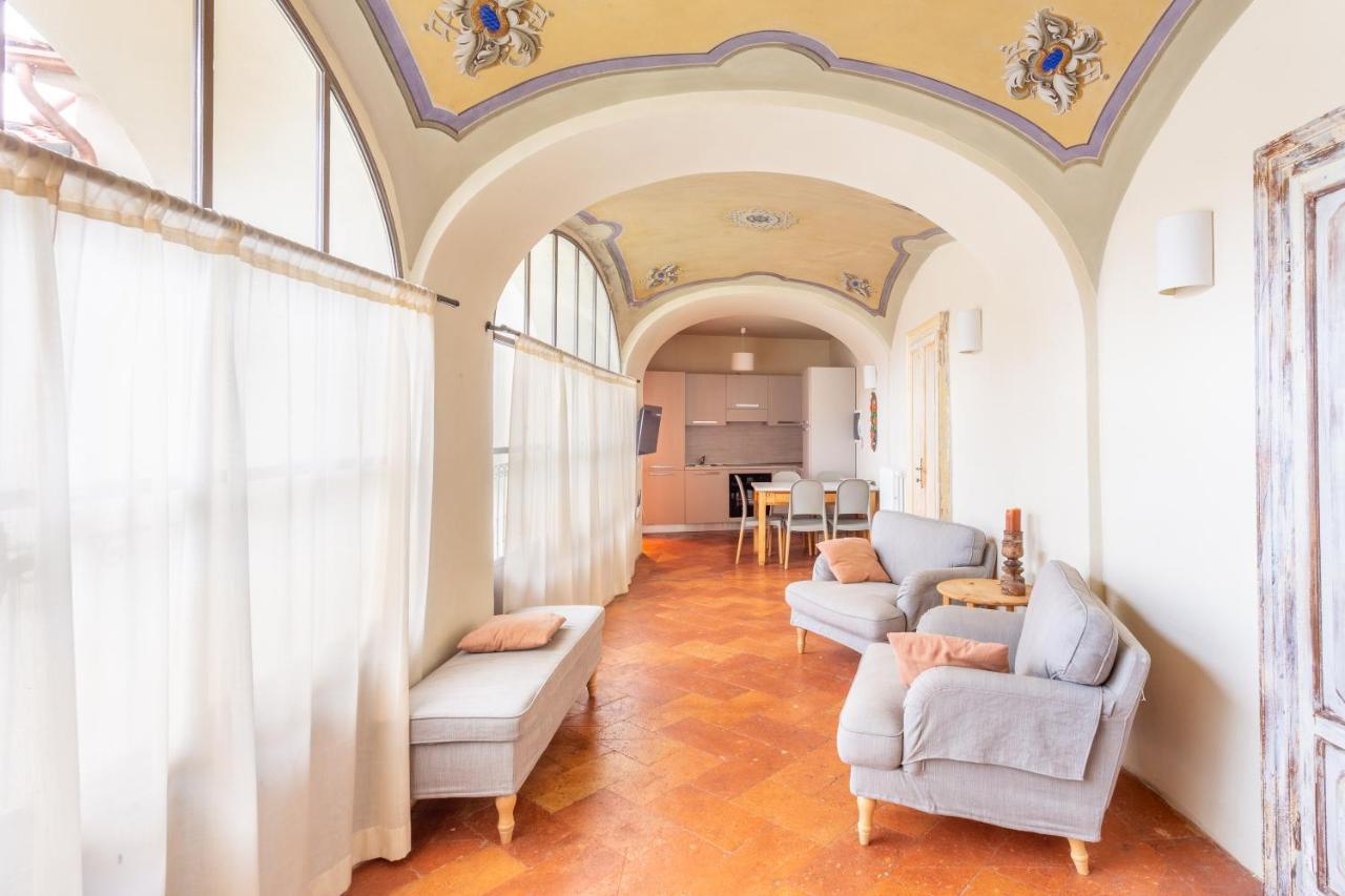 דירות Castello Cabiaglio Palazzo Mia By Icasamia It מראה חיצוני תמונה