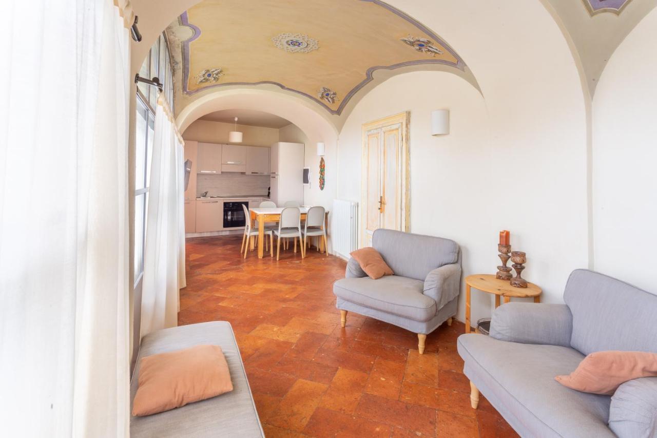 דירות Castello Cabiaglio Palazzo Mia By Icasamia It מראה חיצוני תמונה