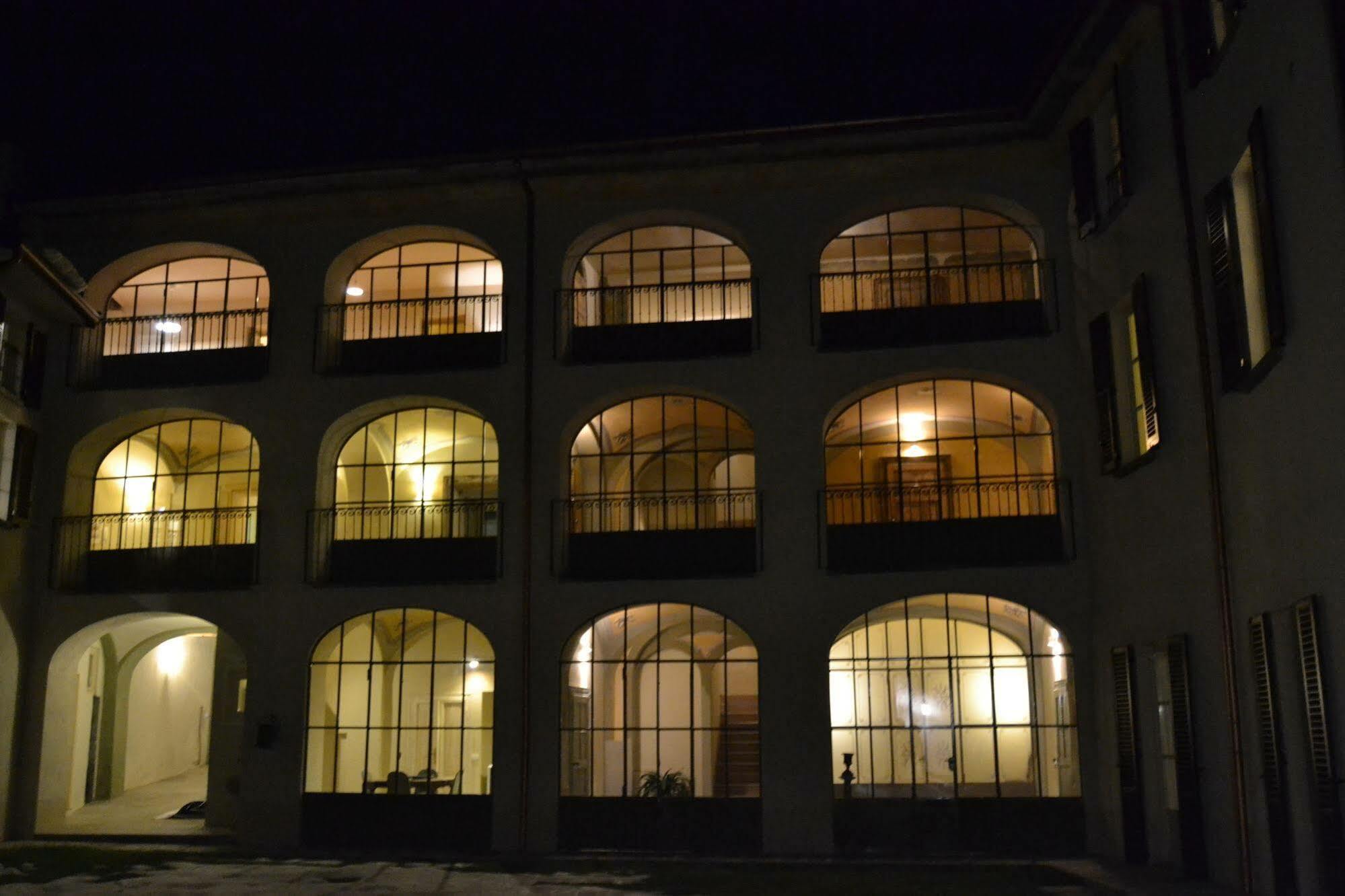 דירות Castello Cabiaglio Palazzo Mia By Icasamia מראה חיצוני תמונה
